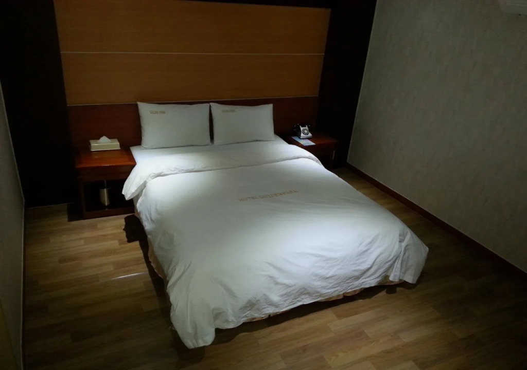 Golden Park Motel