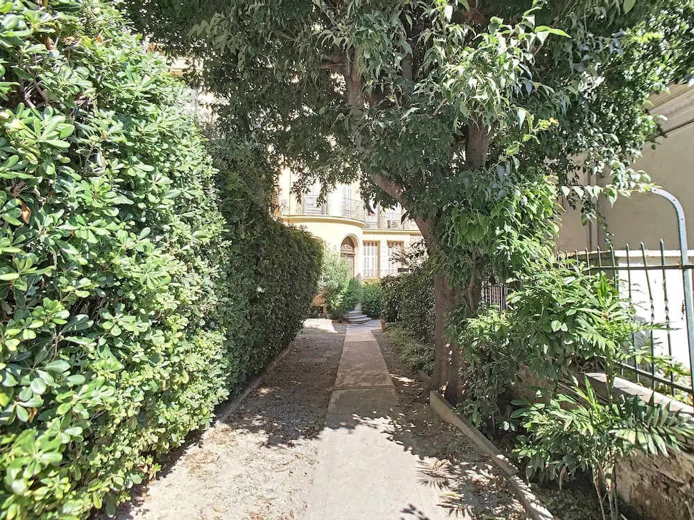 French Riviera Prestige by Nestor&Jeeves