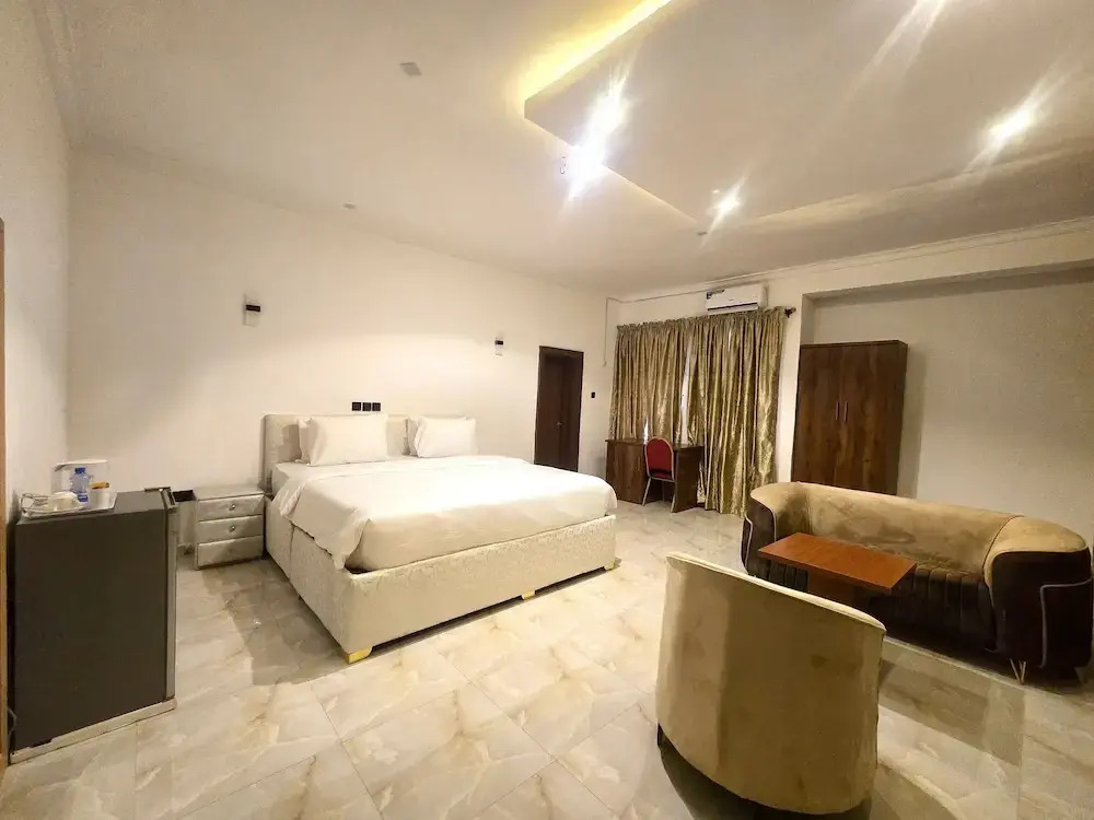 Roses Regency Hotel & Suites