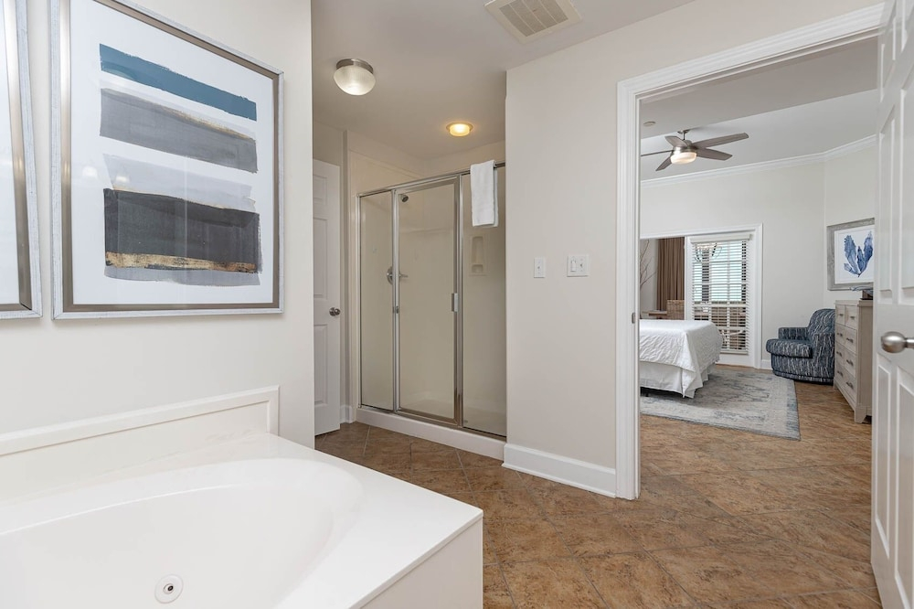 Phoenix West 1906 3 Bedroom Condo