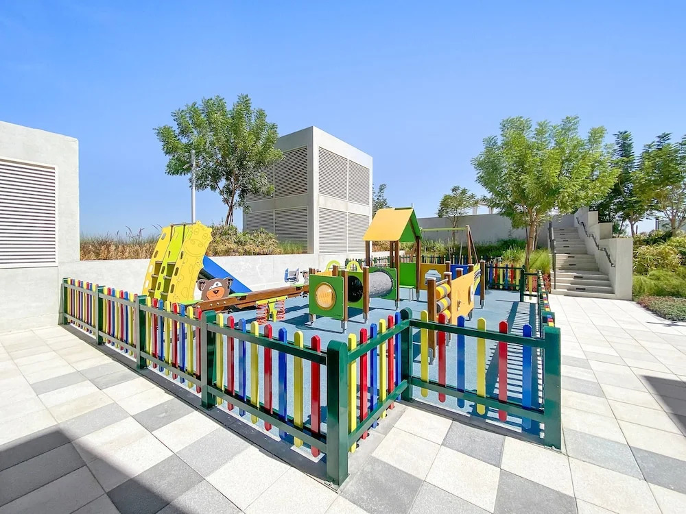 Silkhaus Chic Studio Private Beach Pixel Tower
