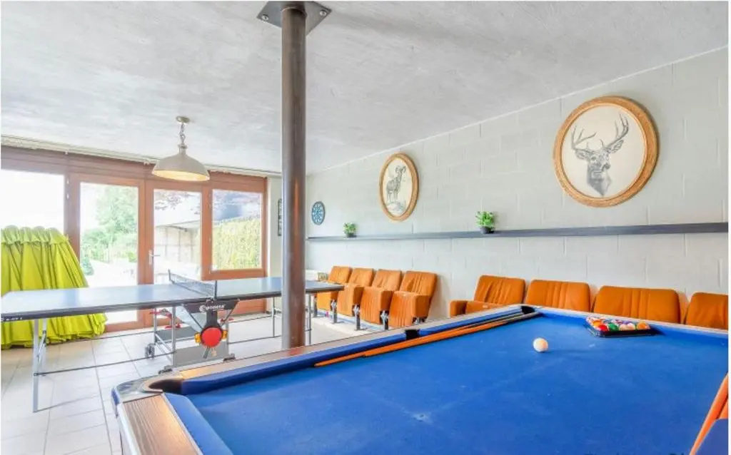Spacious villa in Florenville with private pool