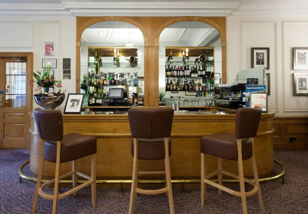 Thistle Hyde Park Hotel