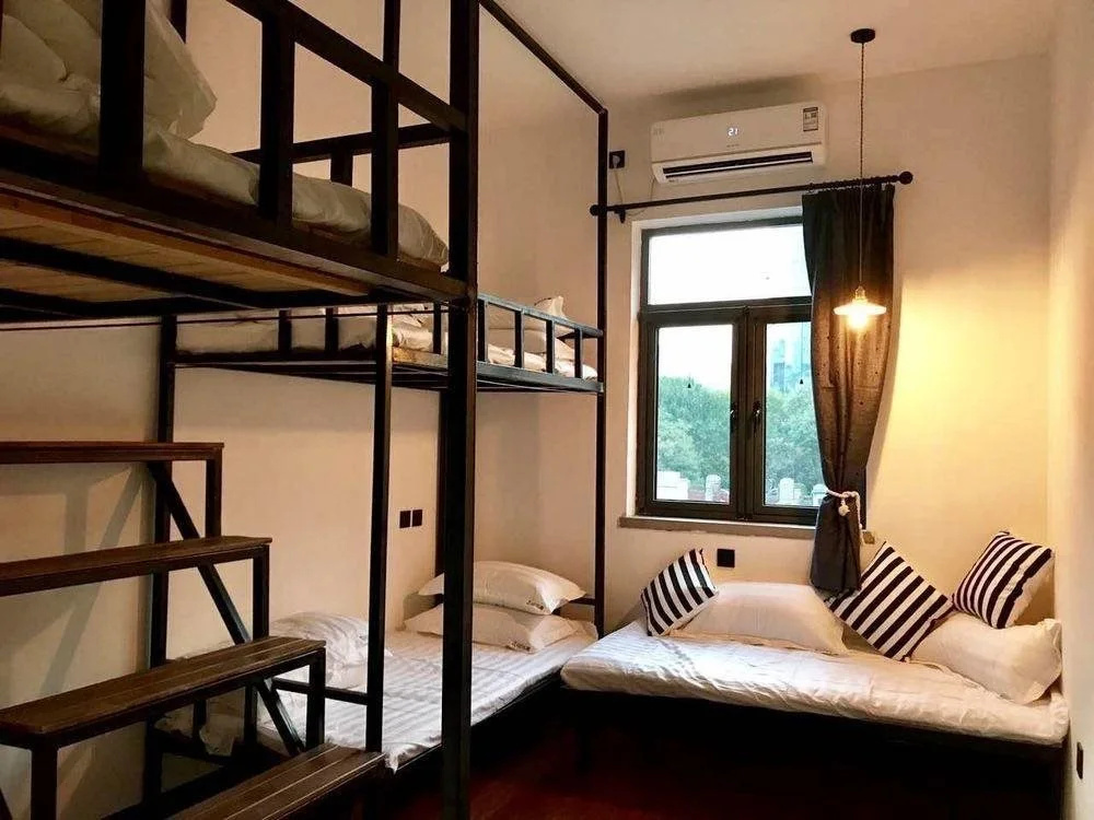 Zeako Youth Hostel