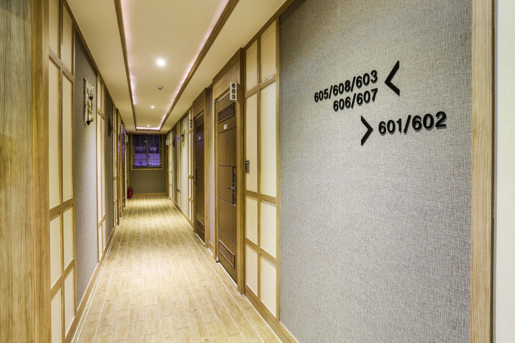 Hotel 99
