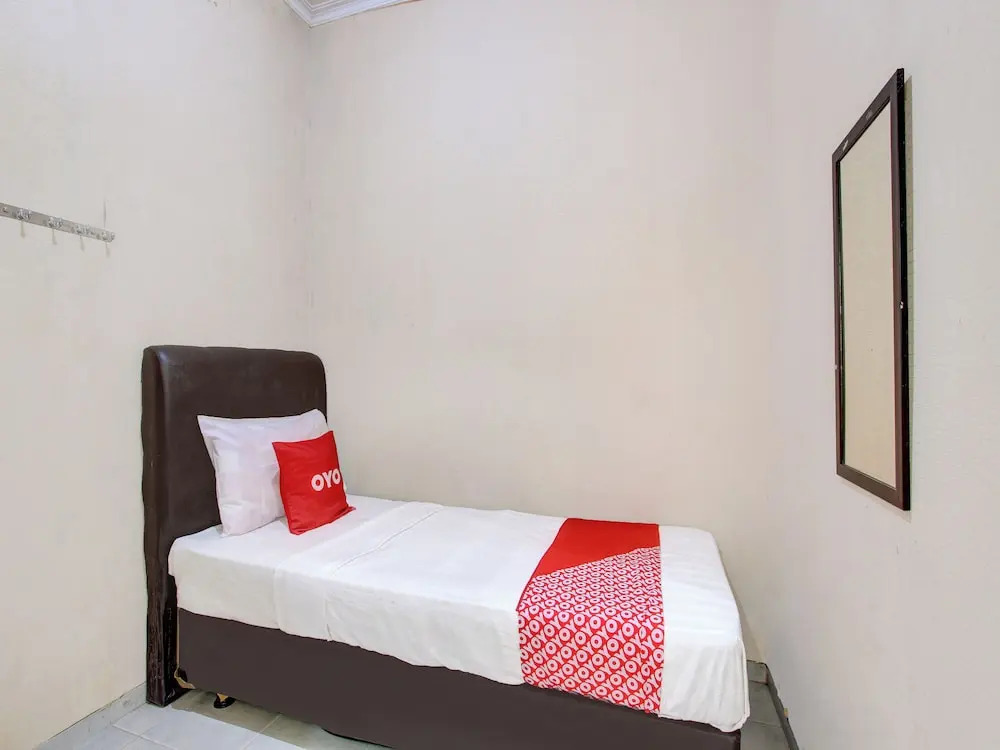 Super OYO 92511 Griya Dias  Syariah