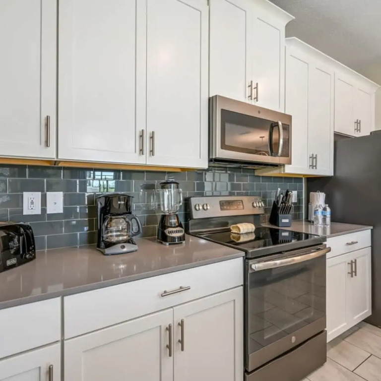 Magical Retreat - A Spacious Villa 10 min From Disney