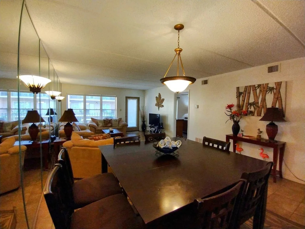 Beachview 208 Minium 2 Bedroom Condo by RedAwning