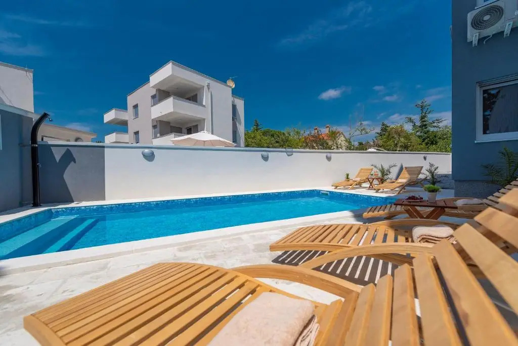 Villa Star 3. centrally located ap. with a pool