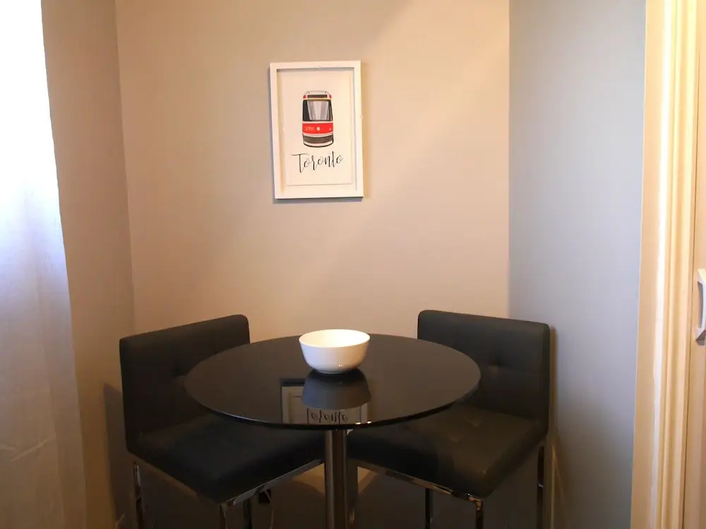 Trendy 1BR Unit on Queen St. W.