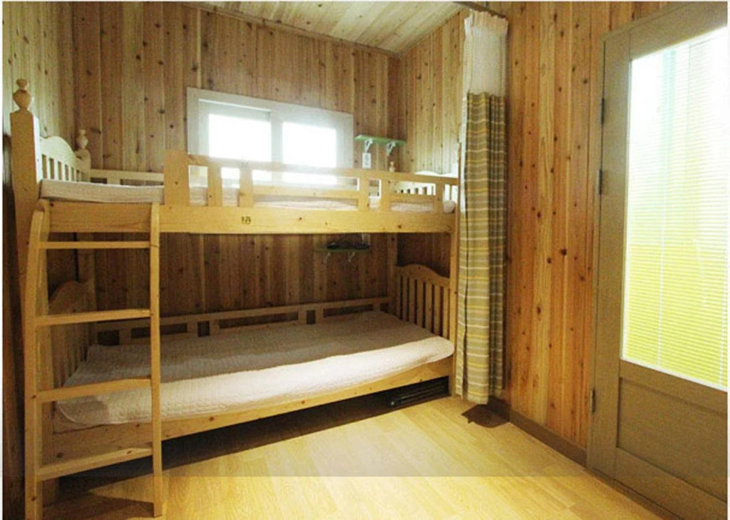 A-rock Guesthouse - Hostel