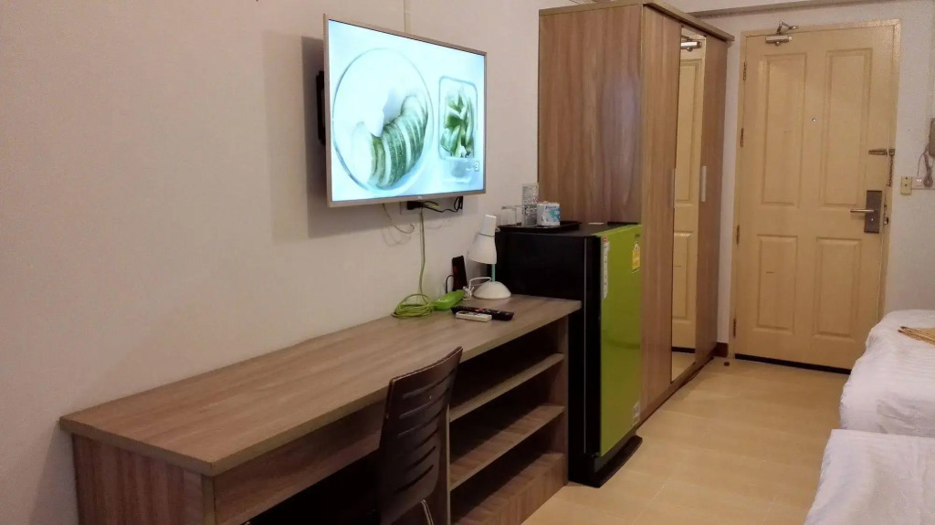 Gems Park Apartment