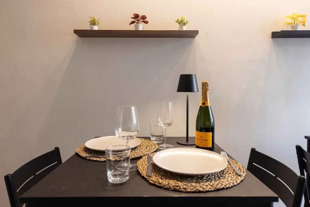 Urban Chic Luxury Suite Apartments