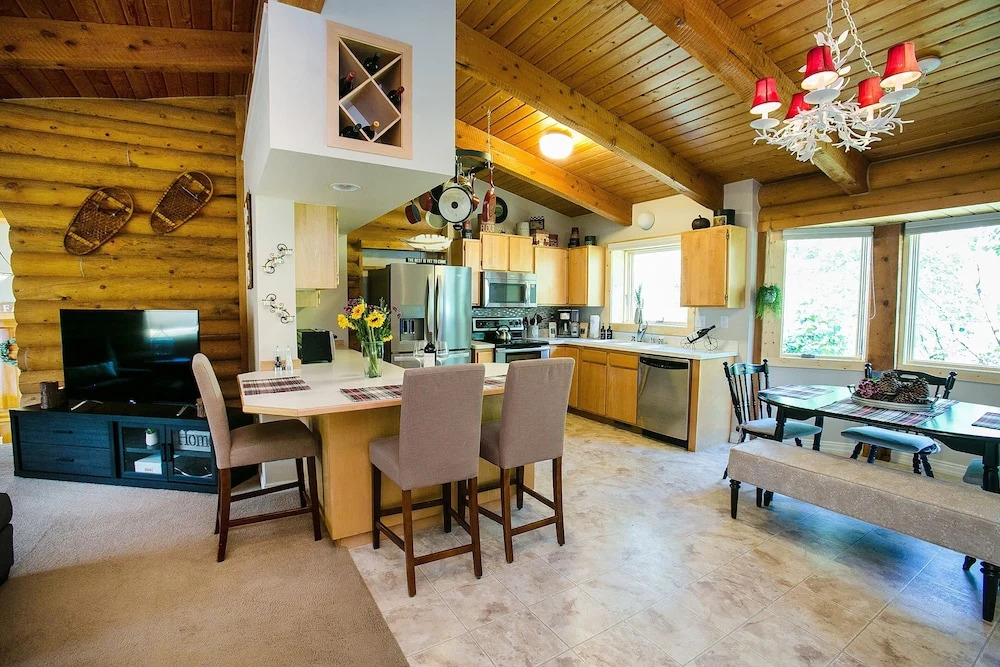 Nederland Getaway 4 Bedroom Home by RedAwning