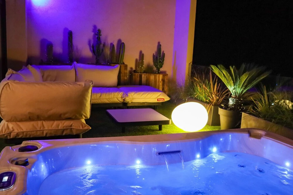 CALADEA Locations de Vacances 5 étoiles, piscine chauffée