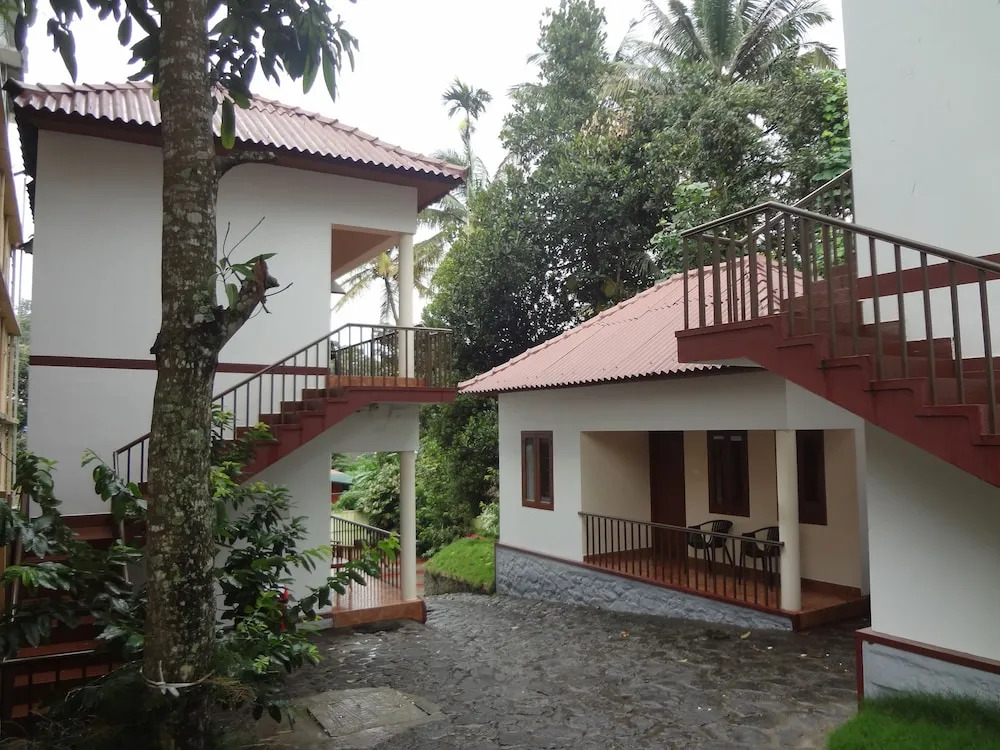 Seasons Thekkady