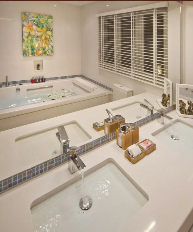 Villa Sarasuz is a 5 Star Luxury Villa Located on the Prestigious Bophut Hill