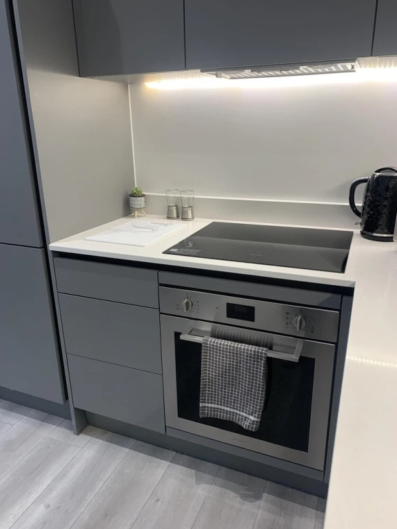 Luxury One Bed Apartment With Parking