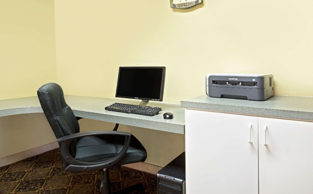 Days Inn by Wyndham Orlando Airport Florida Mall