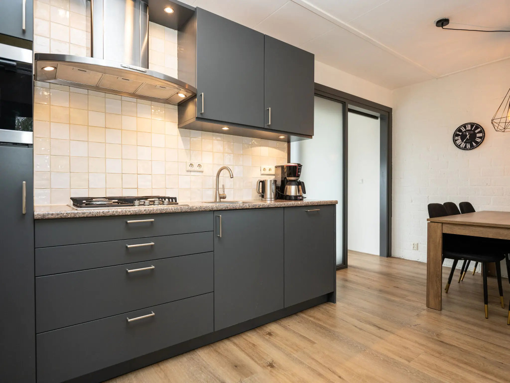 Atmospheric holiday home with WiFi in a holiday park located on Texel