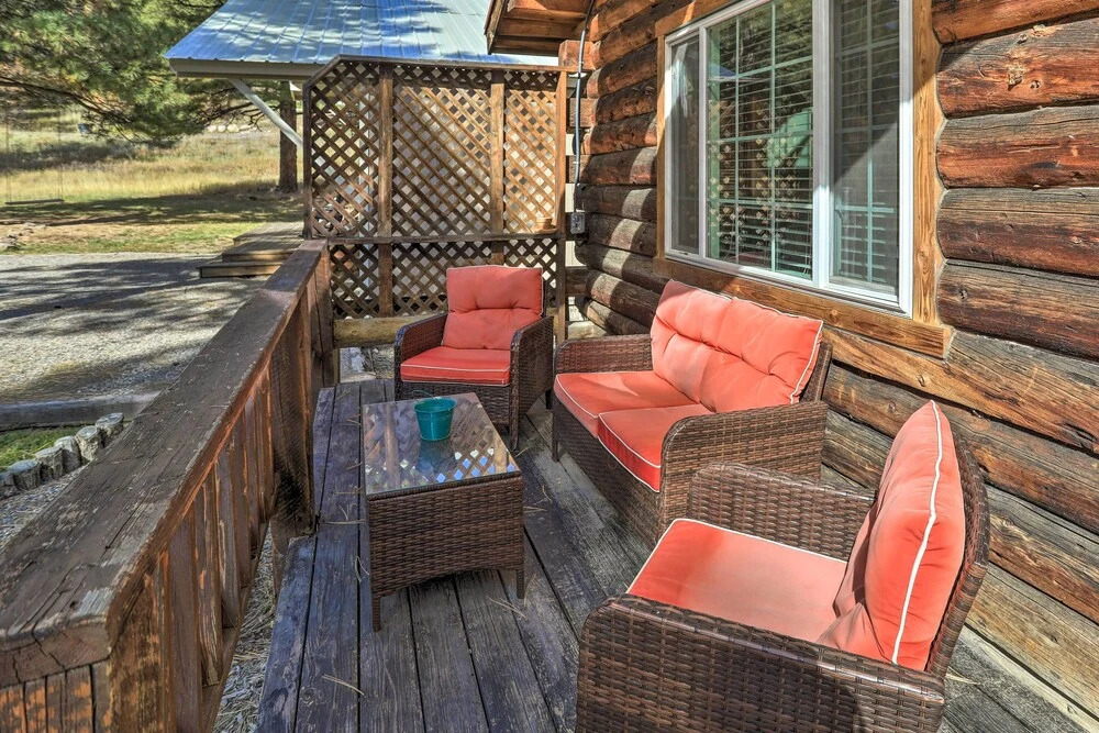 Tasteful Log Cabin Retreat on Lake Pagosa!