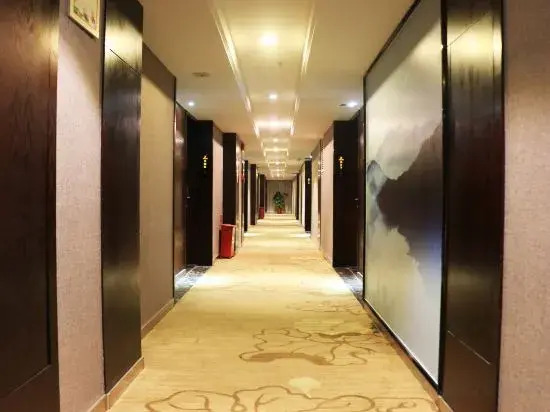 Yoyo Hotel (Zhongshan Bus Terminal)