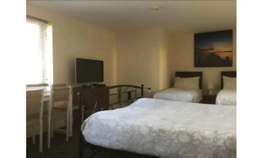 T & J Motel
