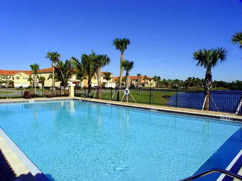 Universal Vacations Sail Harbor Condos