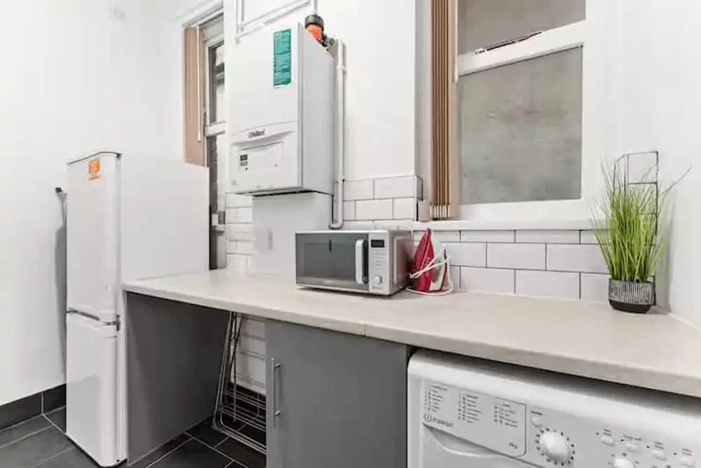 Perfect Booking 4 Bed Home in Sheffield