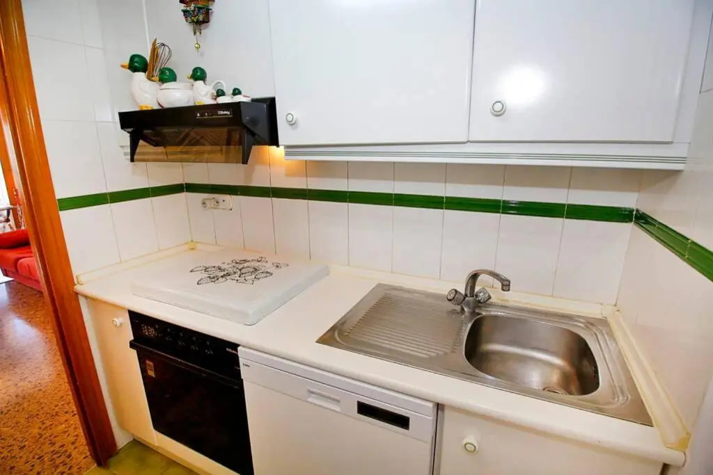 Garden apartment with Pool and AC
