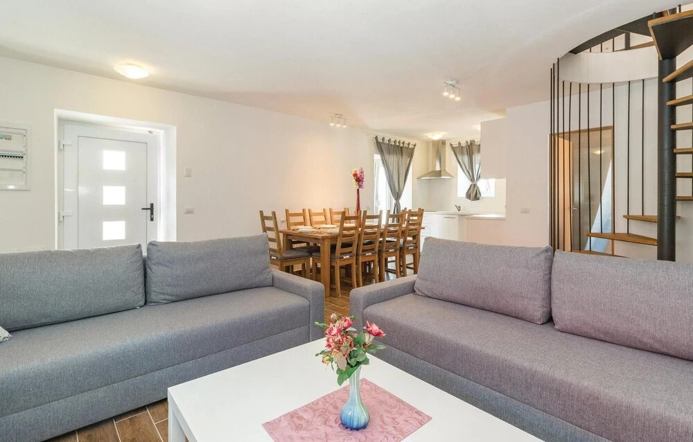 Nice Home in Marcana With Wifi and 4 Bedrooms