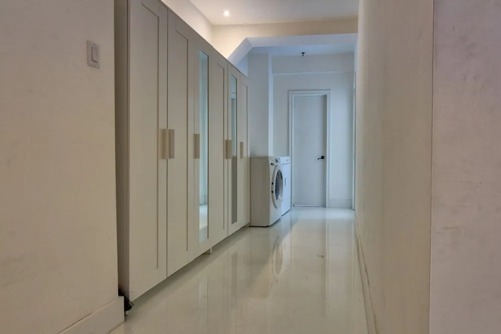 Modern 2BR in Trendy Plateau by Namastay