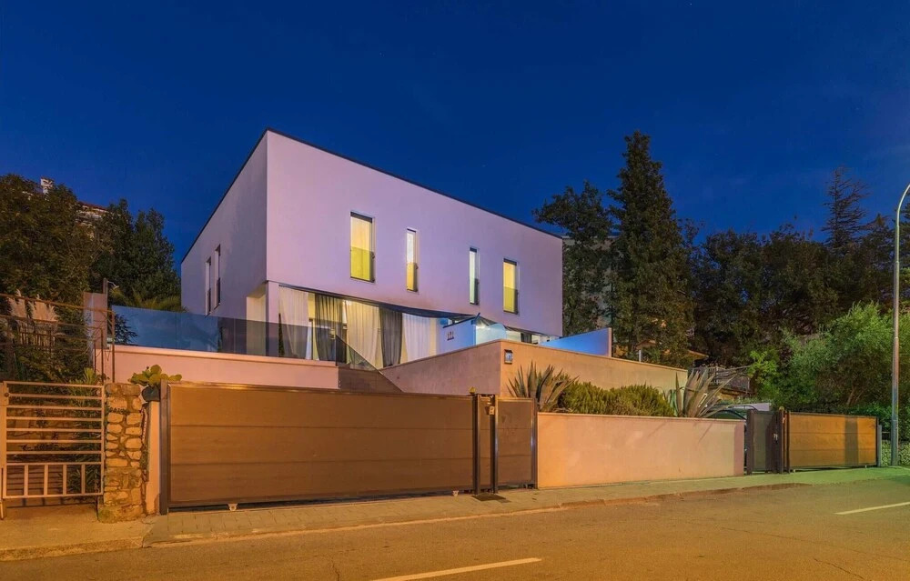 Stunning Home in Selce With 4 Bedrooms, Wifi and Outdoor Swimming Pool