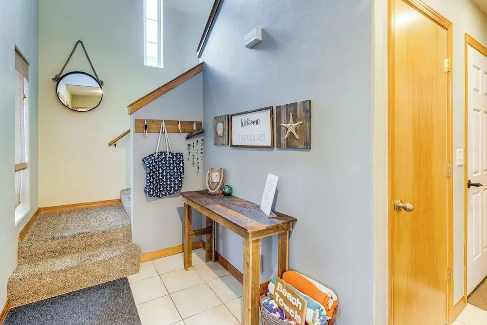 4 Blocks to Rockaway Beach! 'T & T By The Sea' Gem