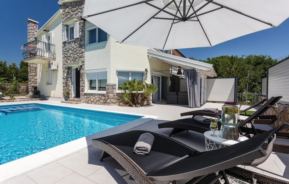 Luxurious Home In Kornic