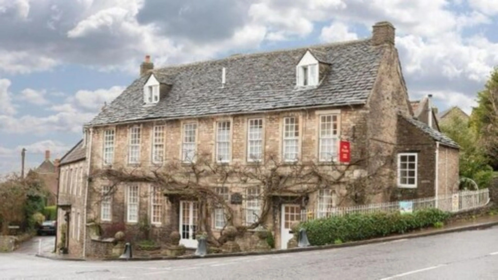 The George Inn & Plaine