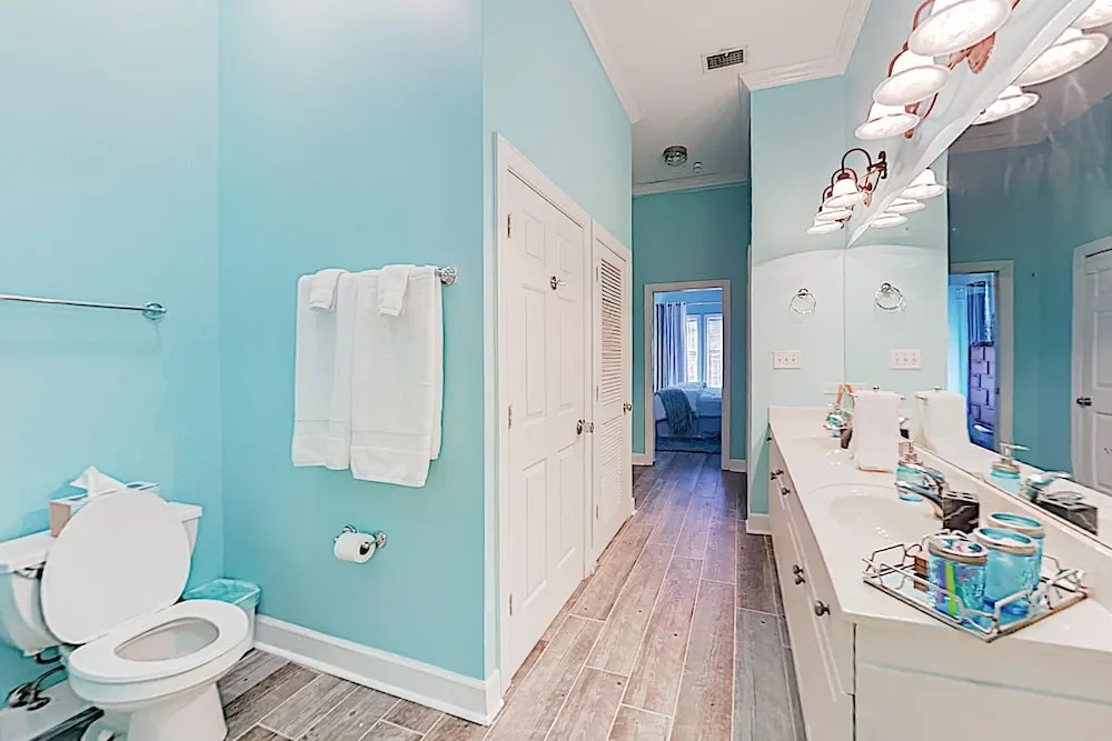 The Magnolia W/ Pool & Hot Tub - Walk To The Beach 3 Bedroom Condo