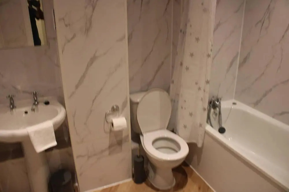 Apartment - Sleeps 2 - Parking - Station Close