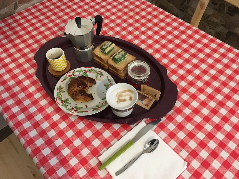 Na tazzulel e cafe