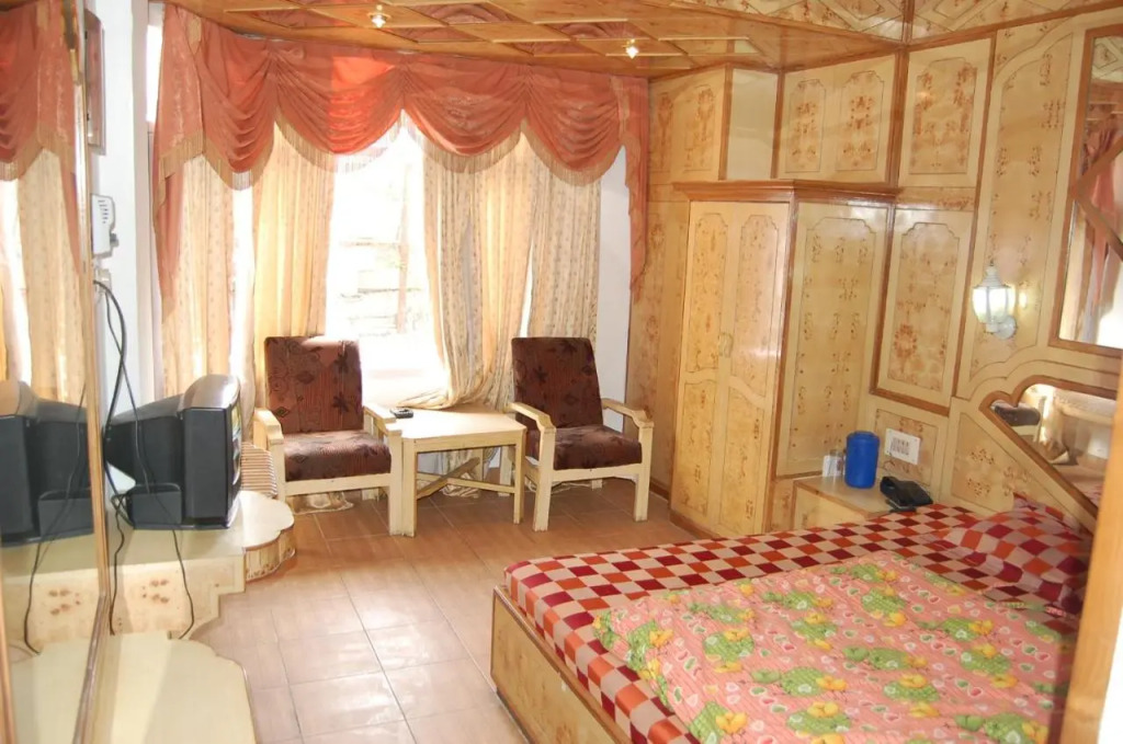 Hotel Gulmarg Regency