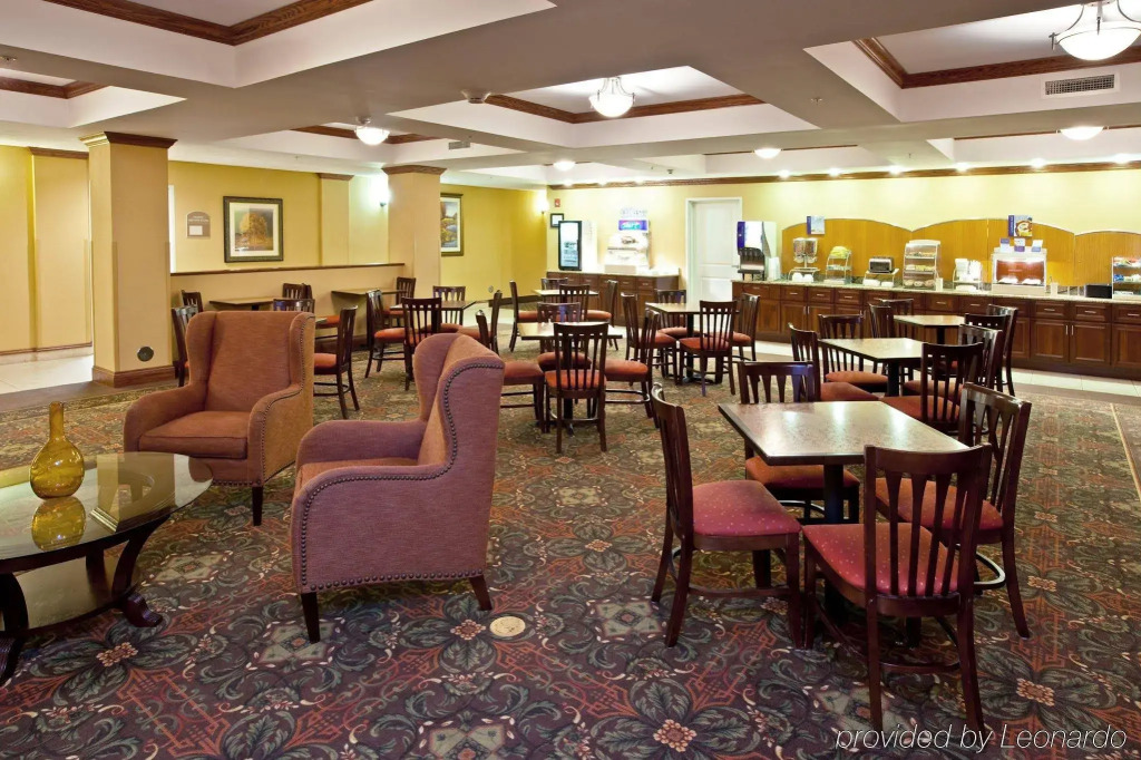 Holiday Inn Express & Suites Vandalia by IHG