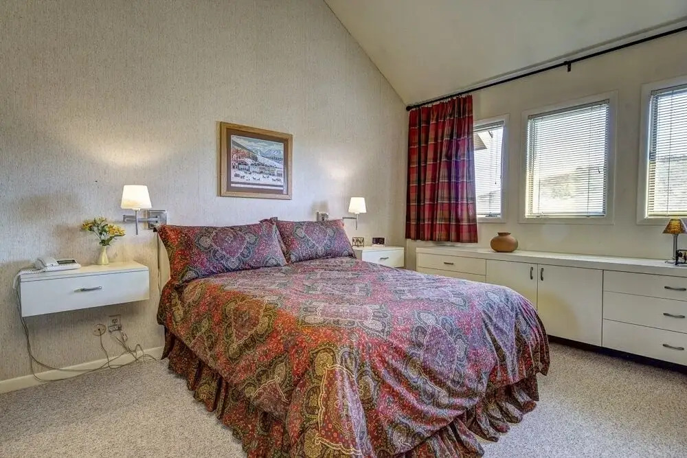1115 Lowell Avenue 4 Bedroom Condo