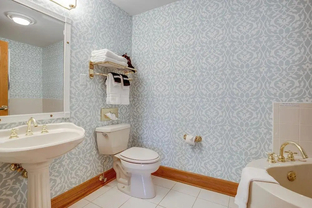 Biddle Point Inn