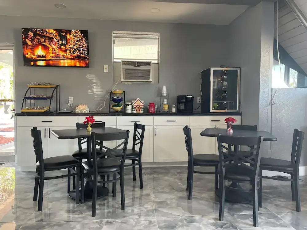 Regency Inn