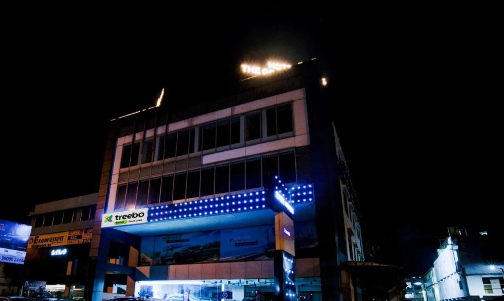 Treebo Grand Lotus - 3 km from Textile Market