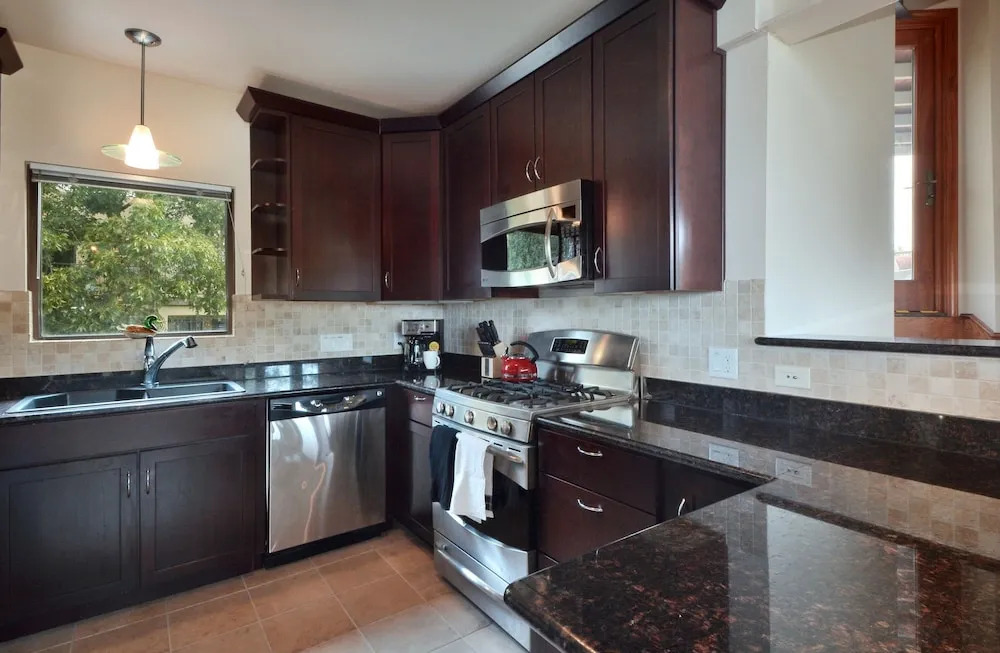 W 6th St Penthouse with City Views by RedAwning