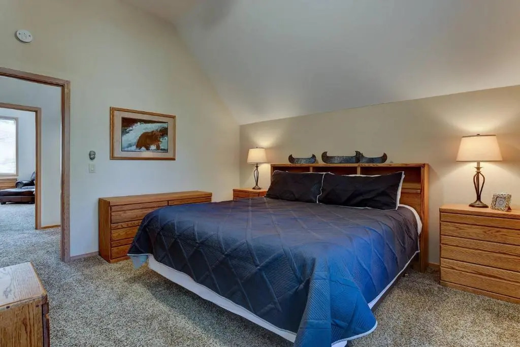 22 Eaglewood Condo
