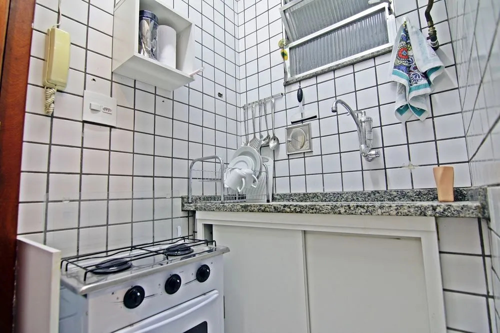Apartamento Decorado Em Copacabana | Sf 184/604