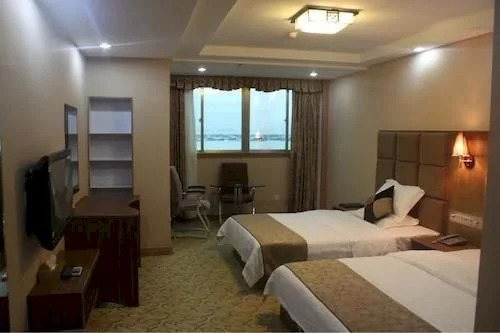 Dongshan Business Hotel