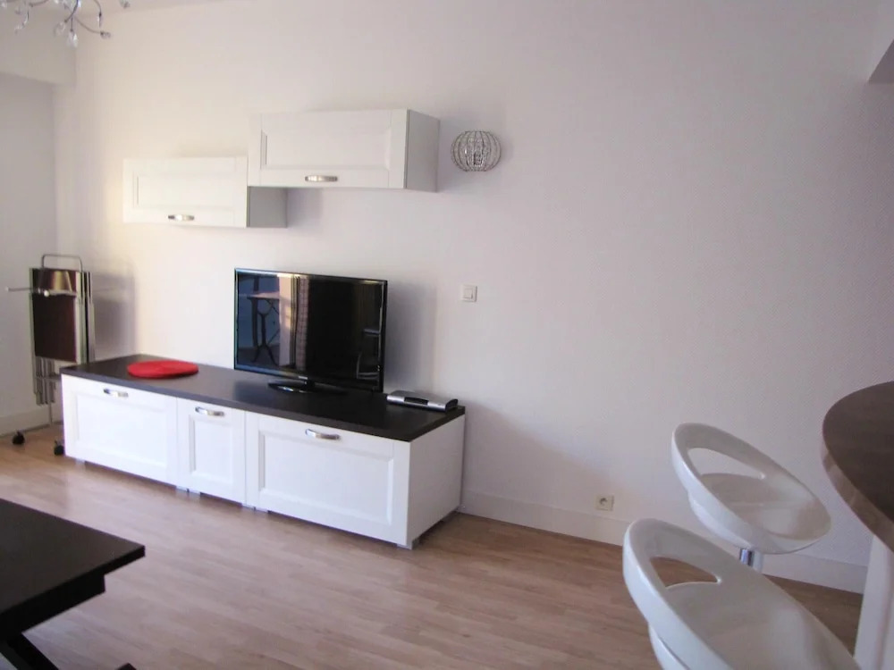 Apartment With one Bedroom in Antibes, With Enclosed Garden and Wifi - 250 m From the Beach